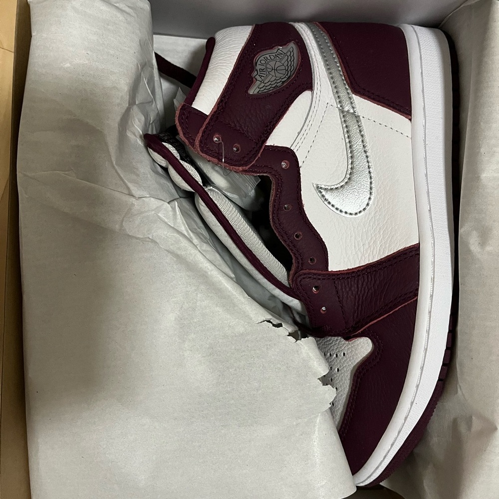 Jordan 1 Retro High OG Bordeaux